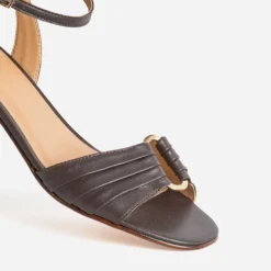 Sandale marron cuir détail plissé