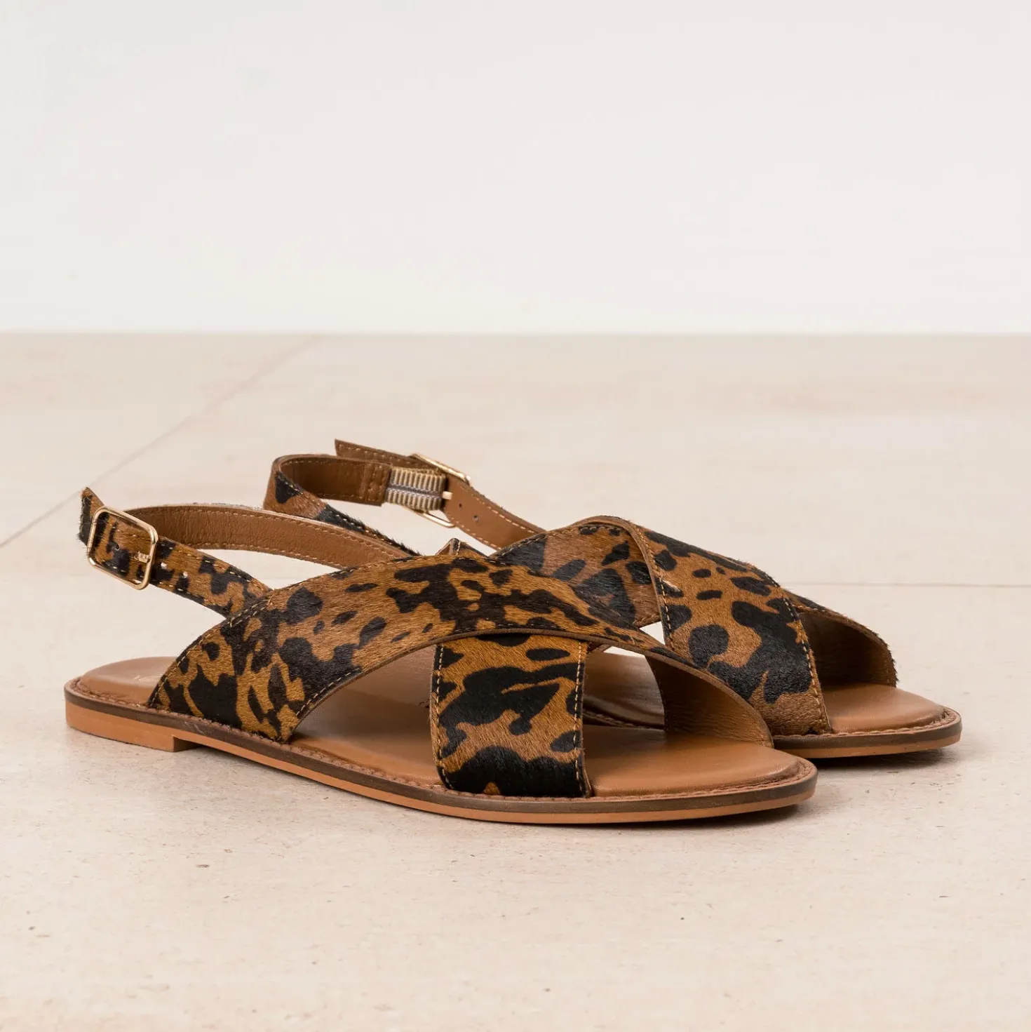 Sandale marron cuir effet poulain motif vache