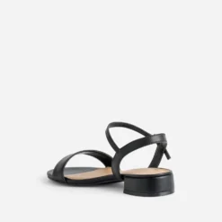 Sandale noire cuir