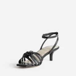 Sandale noire cuir kitten-heel