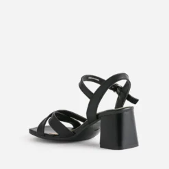 Sandale noire cuir à talon