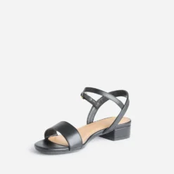 Sandale noire à petit talon