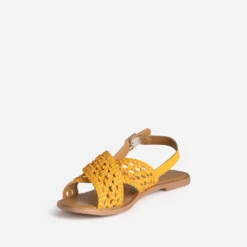 Sandale ocre cuir tressé