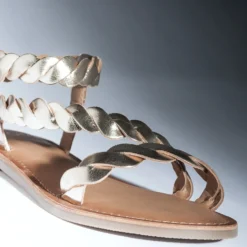 Sandale or en cuir à brides entrelacées
