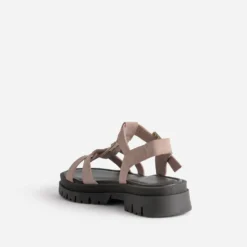 Sandale rose cuir velours décor étoile semelle crantée