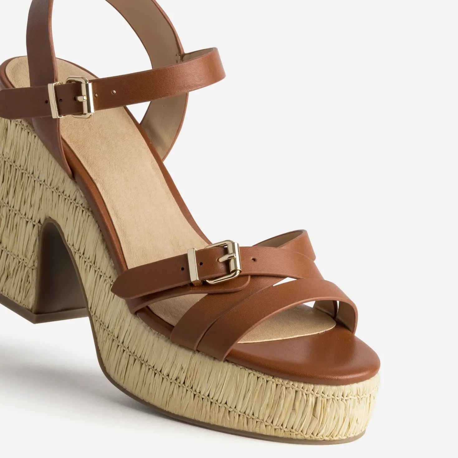 Sandales cognac cuir plateforme tressée