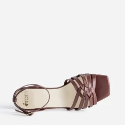 Sandales en cuir bordeaux à petit talon