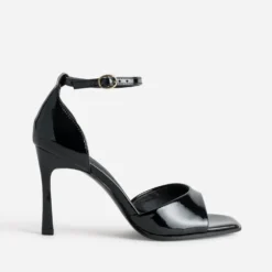 Sandale talon noire vernie