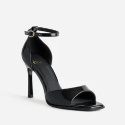 Sandale talon noire vernie