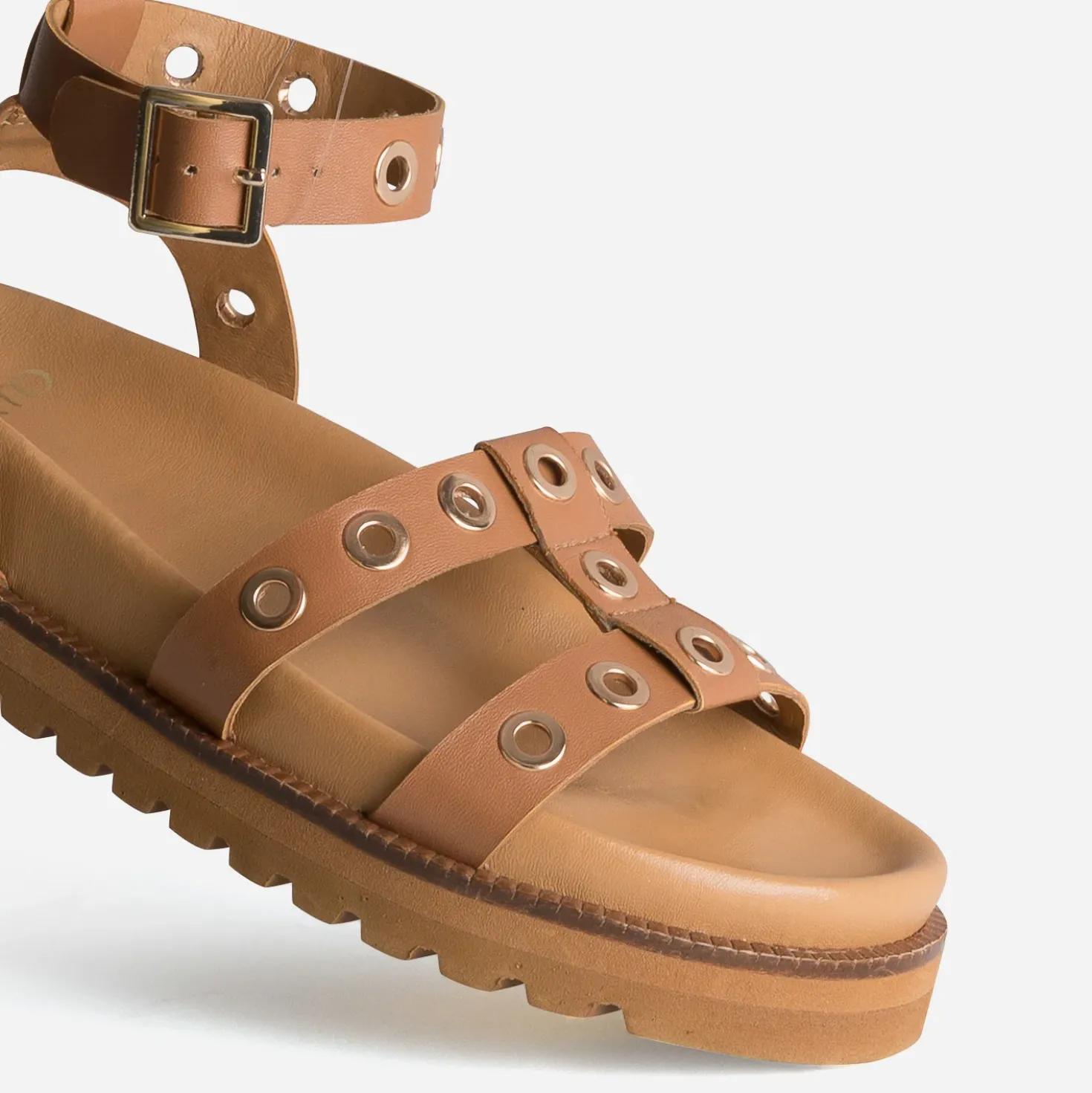 Sandale TEXTO camel cuir à œillets