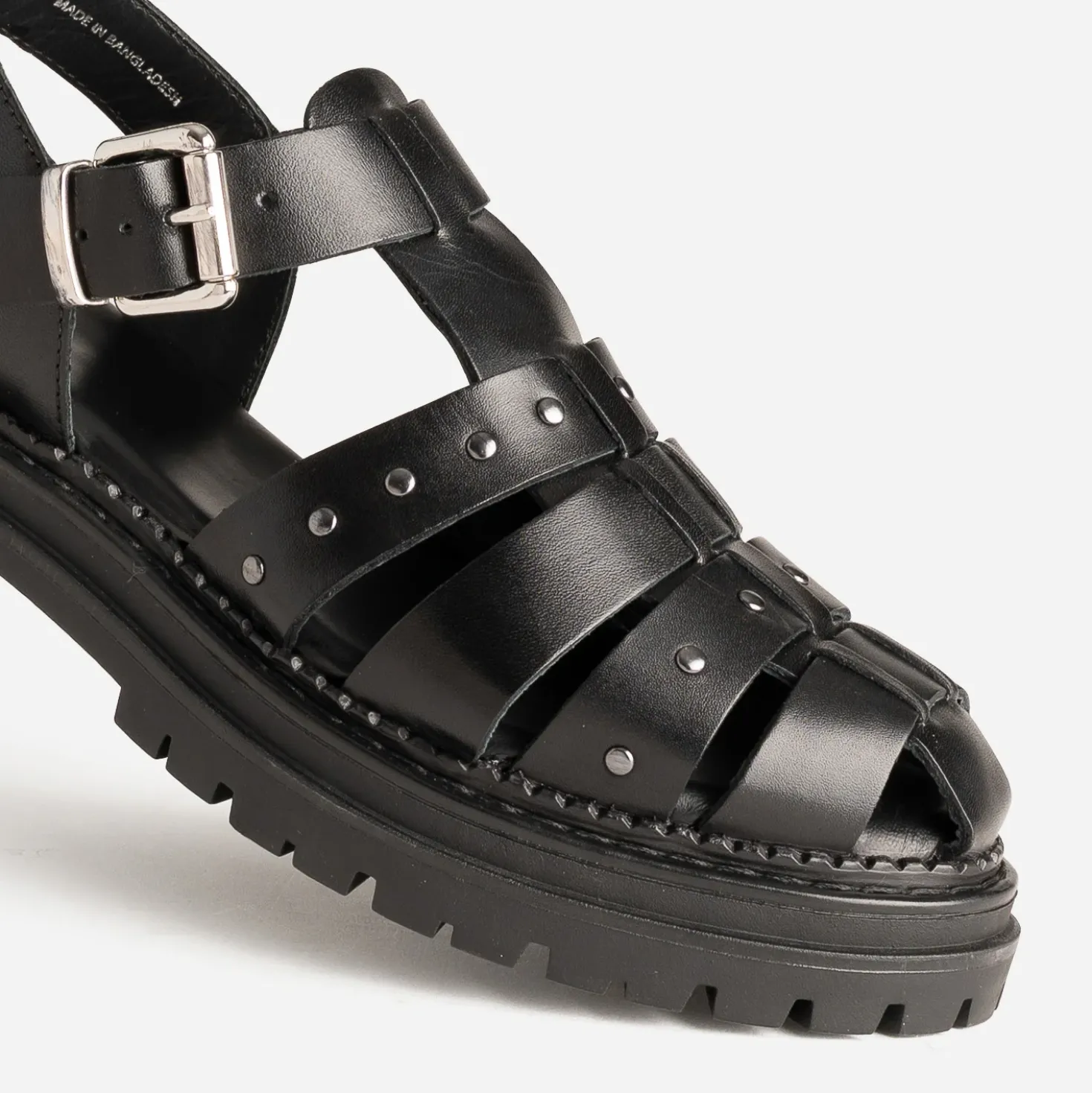 Sandale TEXTO noire cuir tressé détails clous