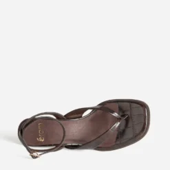 Sandale-tong marron effet croco