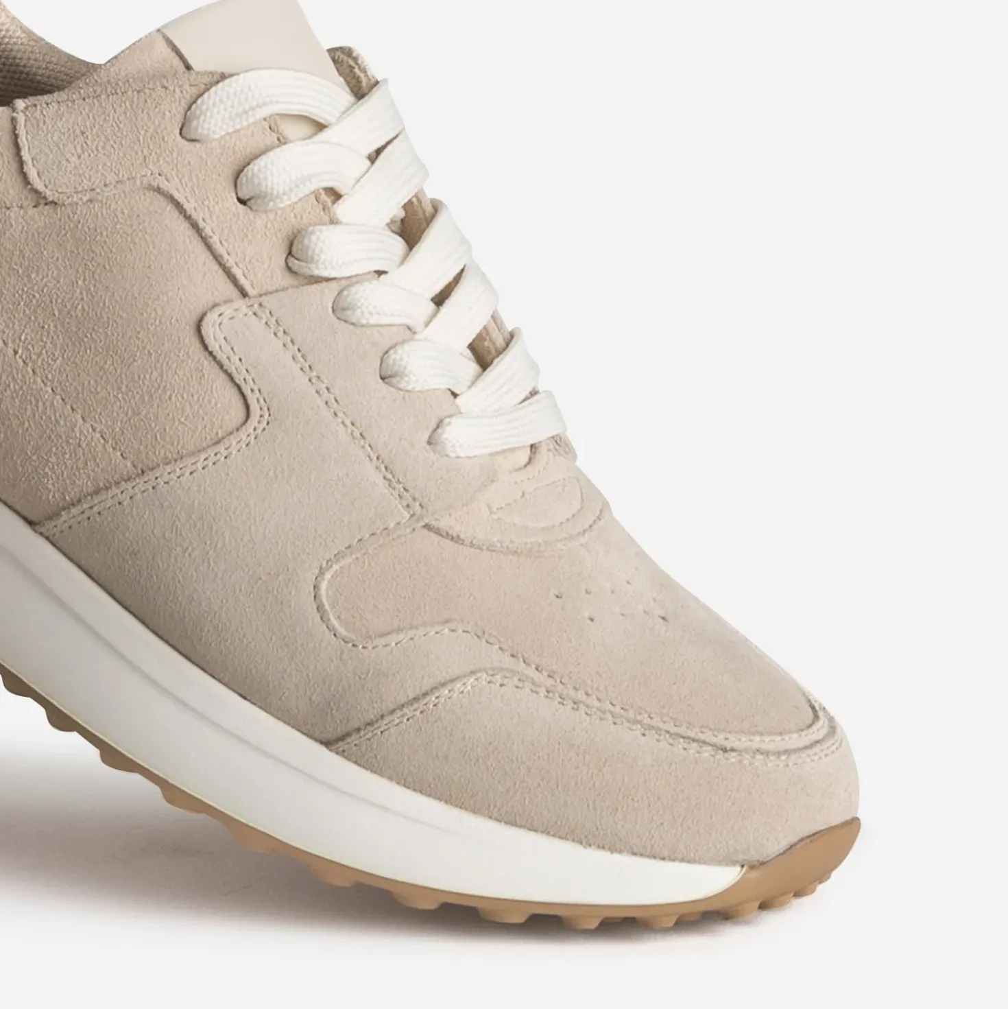 Tennis beige cuir velours