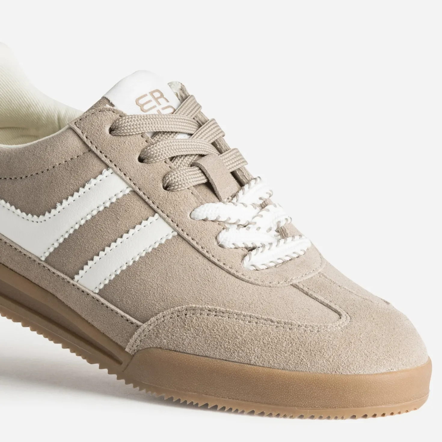 Tennis beige cuir velours double lacet
