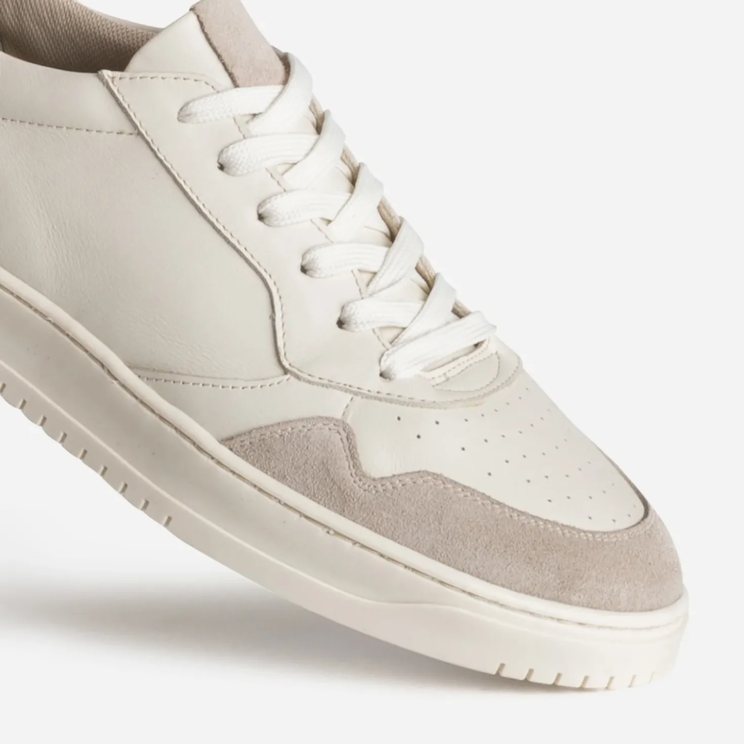 Tennis beige et taupe cuir
