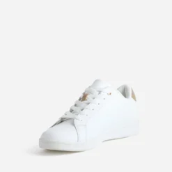 Tennis blanche broderies fleurs
