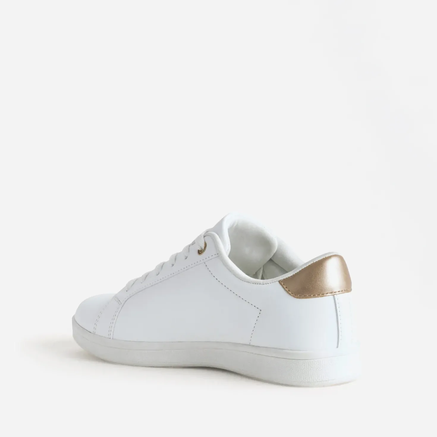 Tennis blanche broderies fleurs