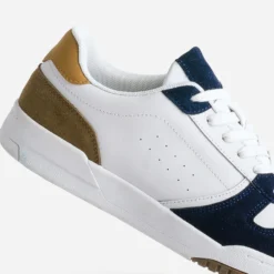 Tennis blanche cuir découpes marine et beige