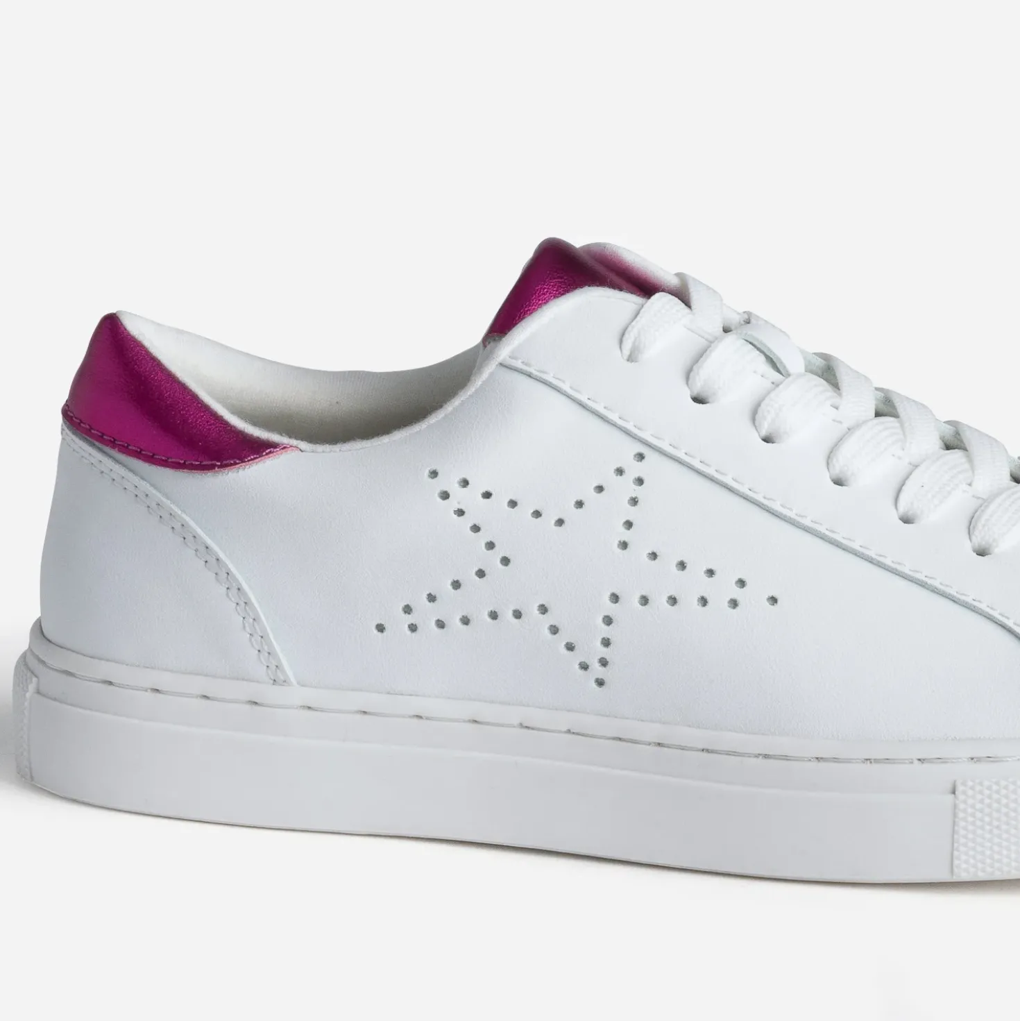 Tennis blanche détails fuchsia métallisé