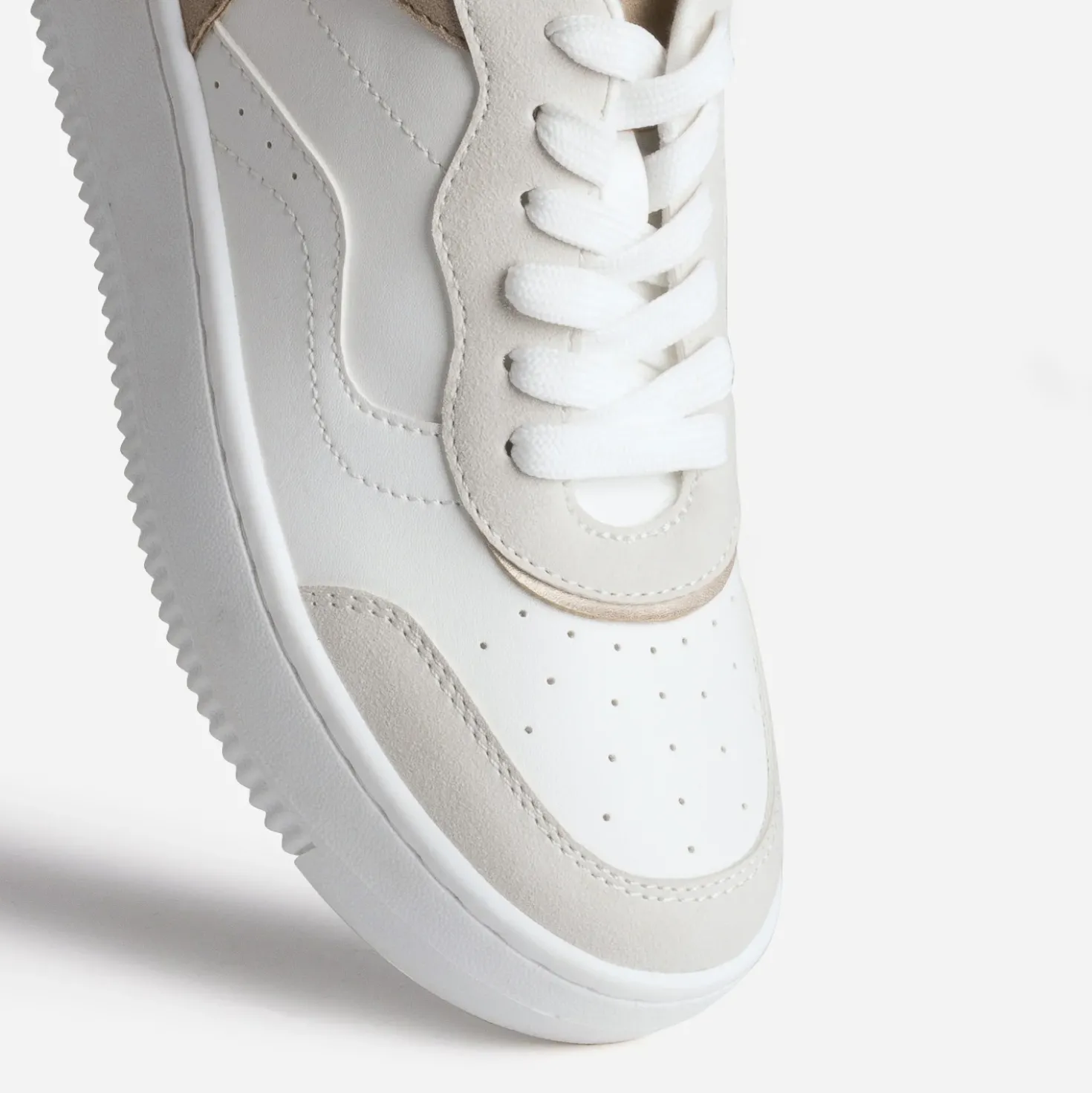 Tennis blanche détails gris et beige