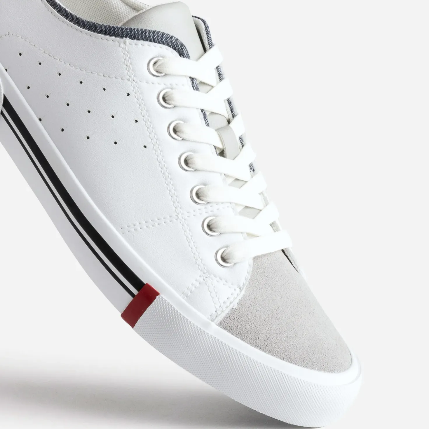 Tennis blanche, grise, marine