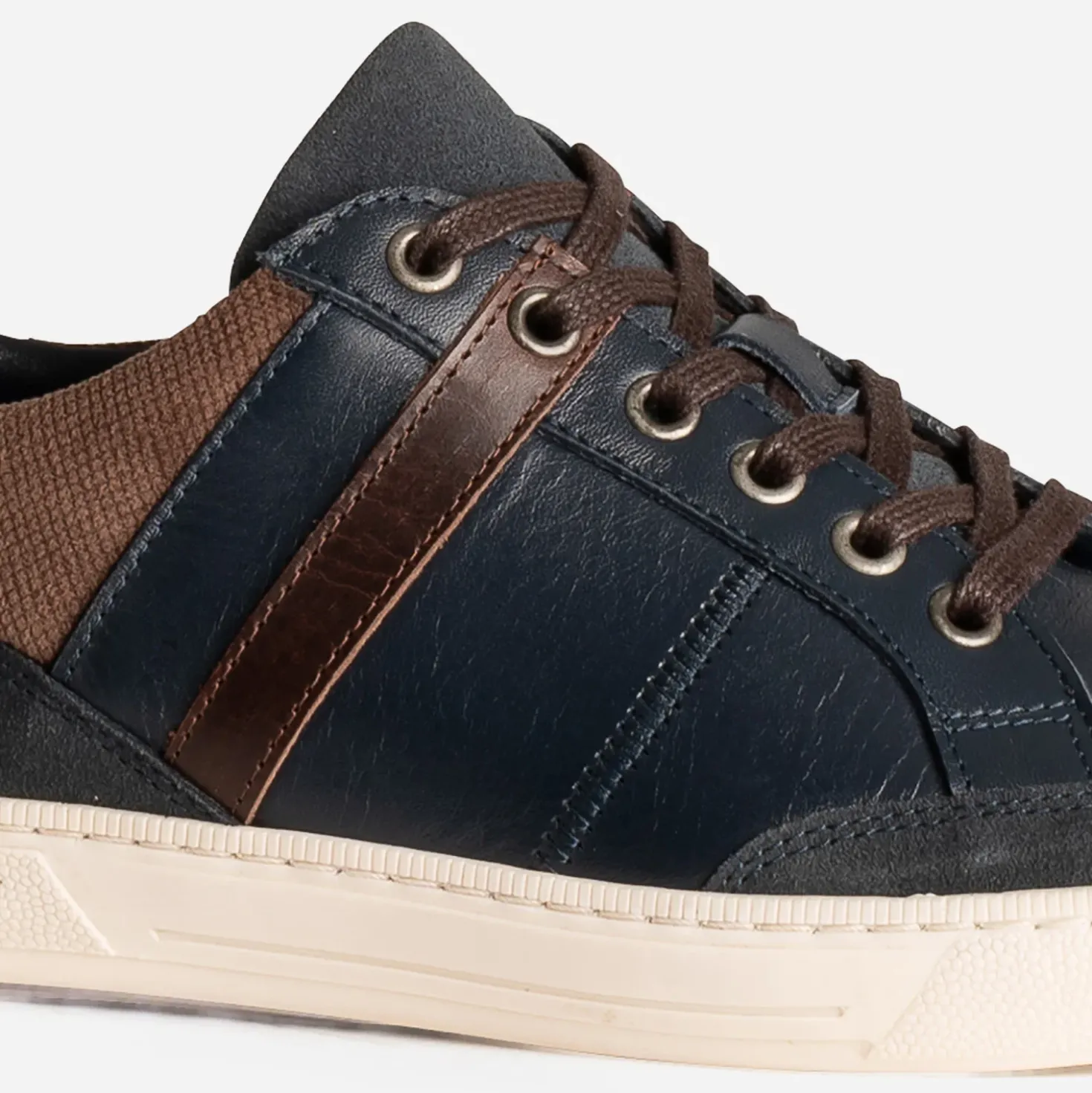 Tennis bleu marine en cuir