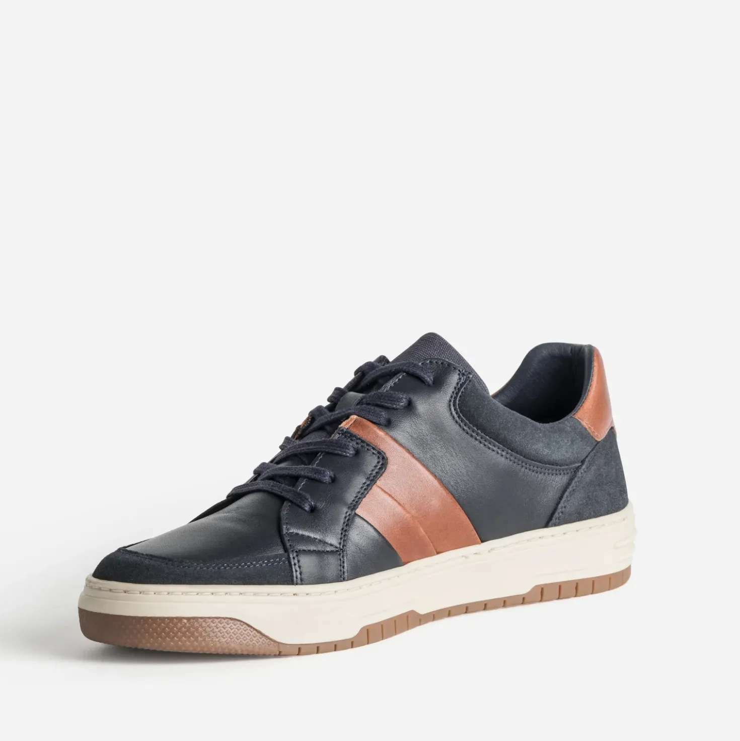 Tennis bleu marine et camel cuir