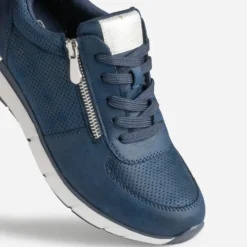 Tennis bleu marine perforée