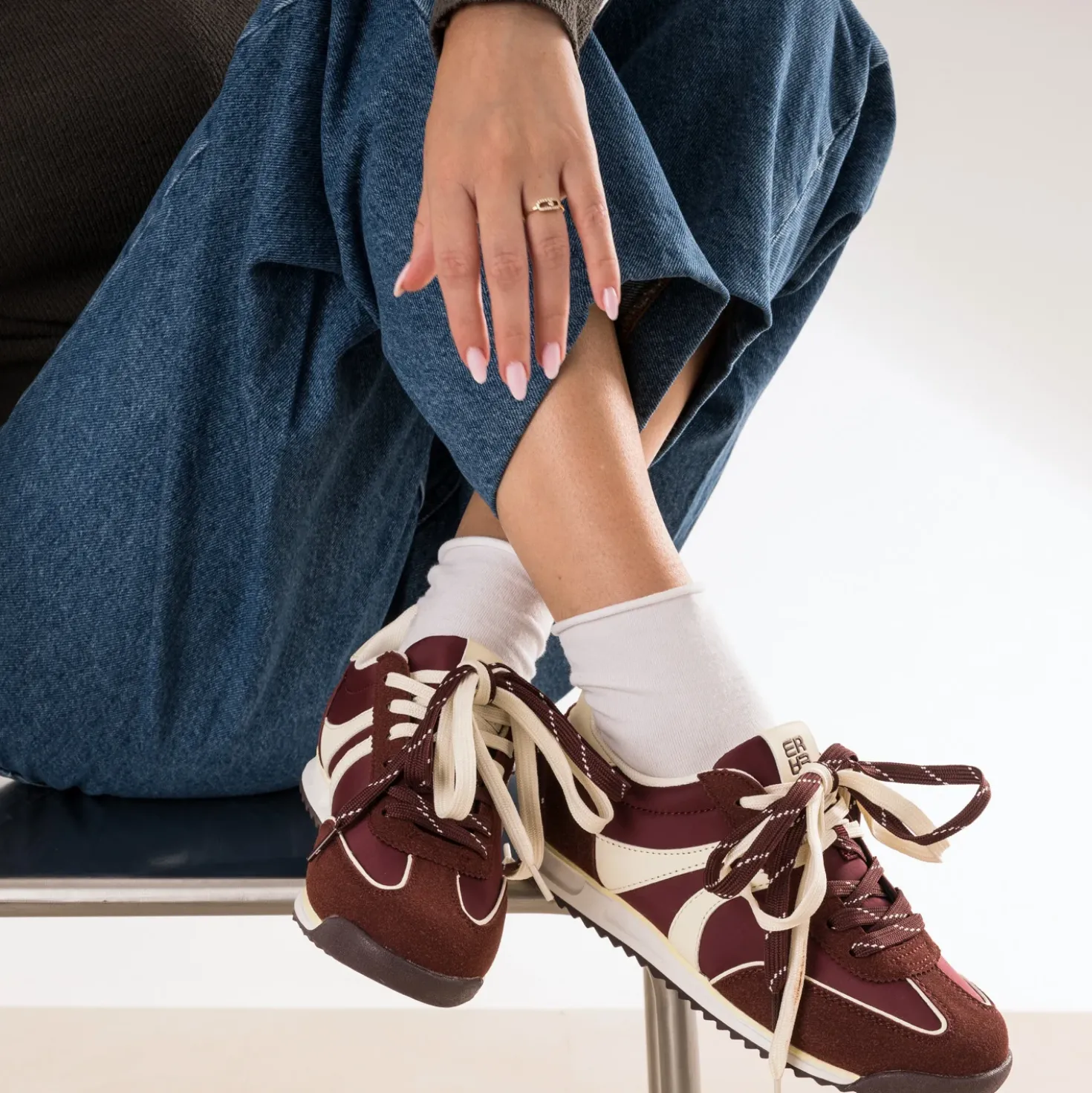 Tennis bordeaux bi-matière