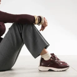 Tennis bordeaux bi-matière