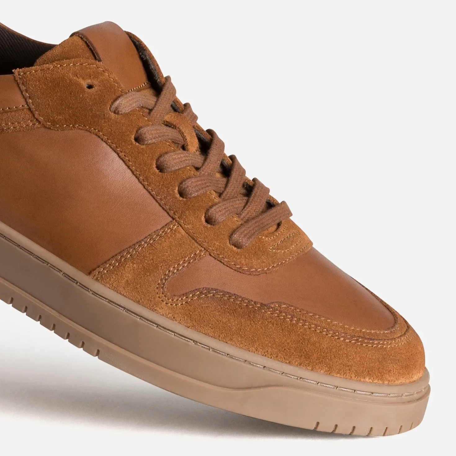 Tennis cognac cuir détails velours