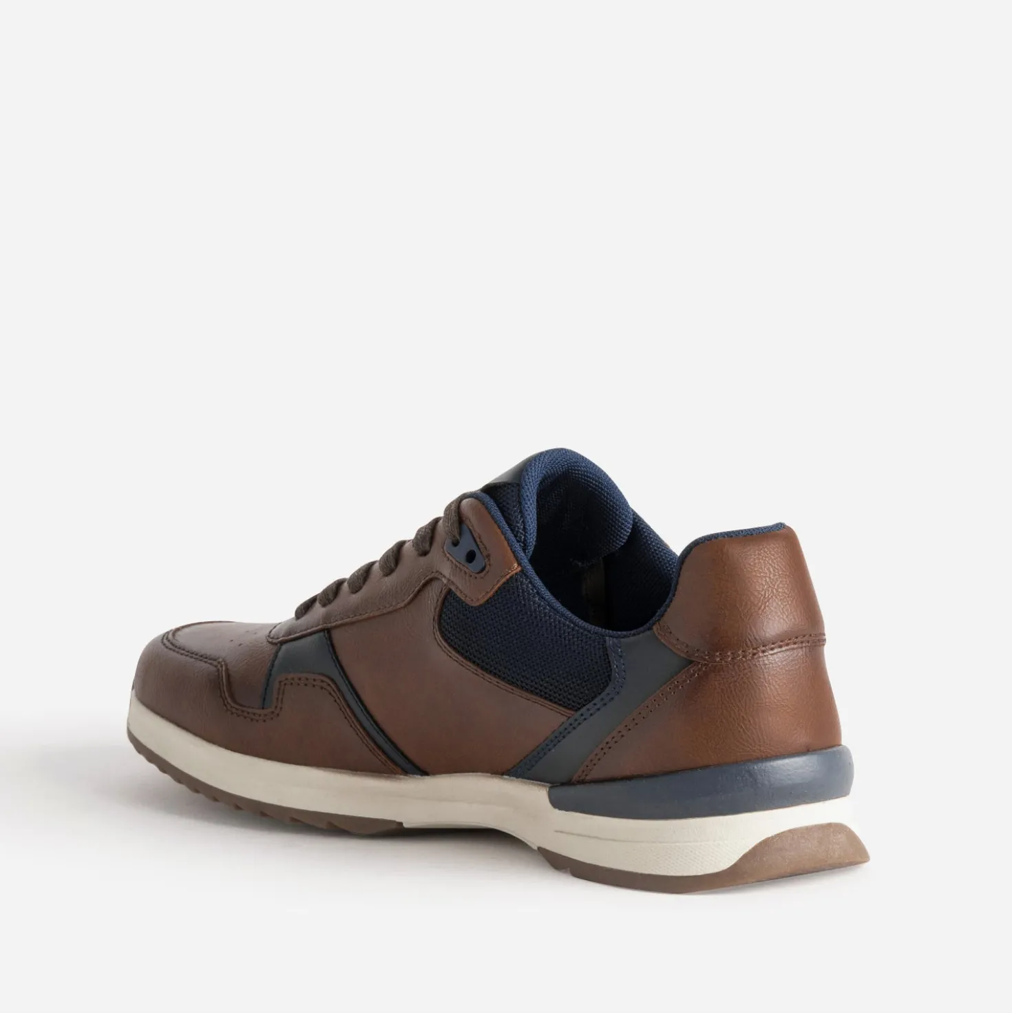 Tennis cognac et bleu marine