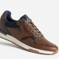 Tennis cognac et bleu marine