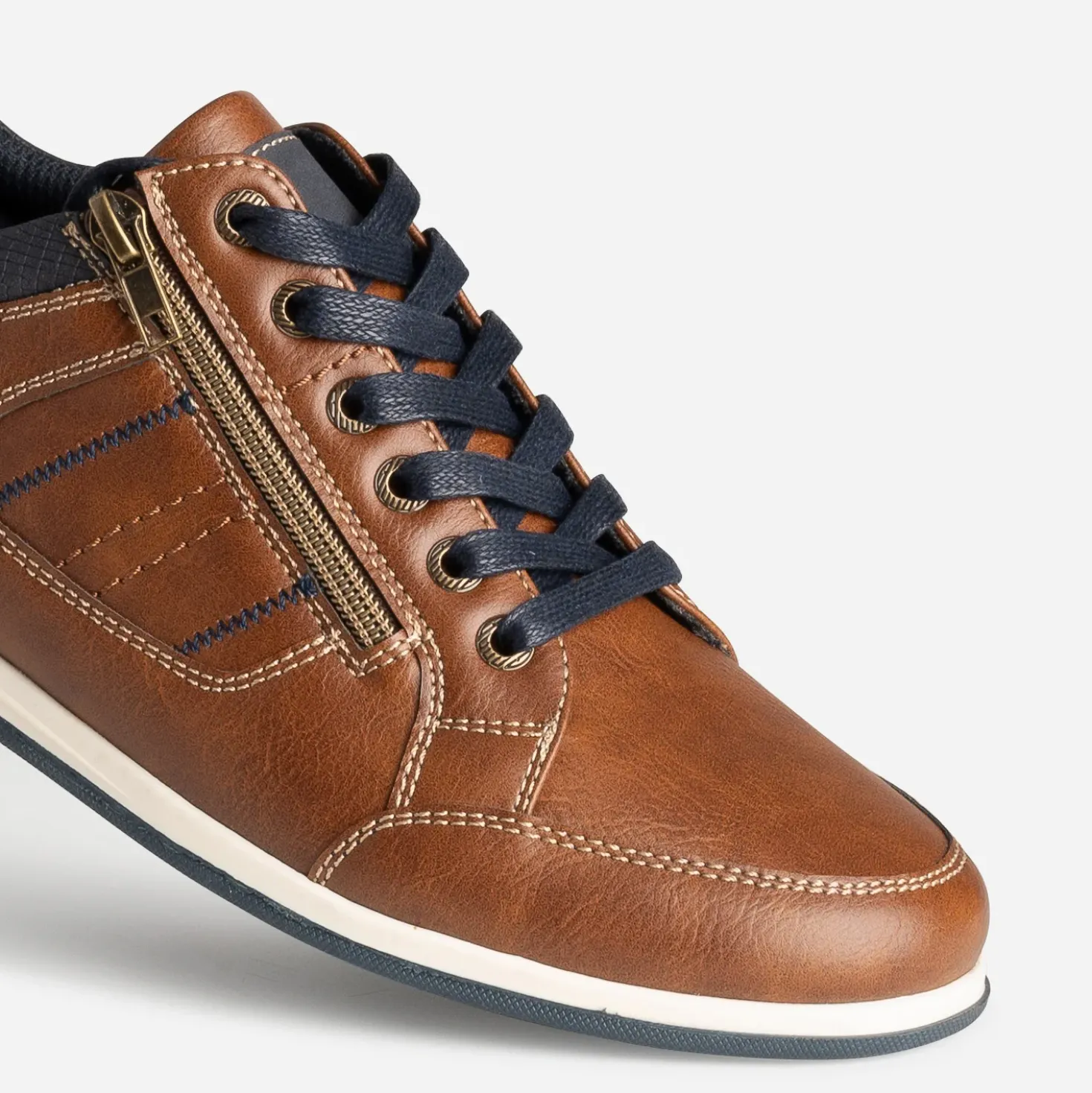 Tennis cognac et marine
