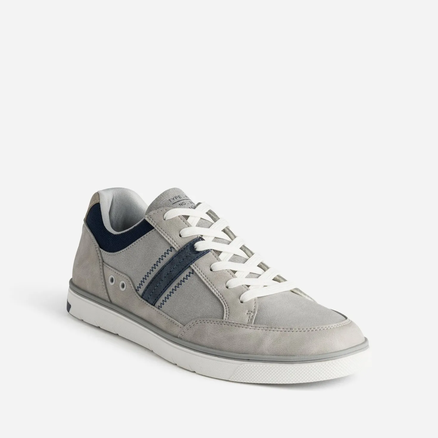 Tennis grise et bleu marine