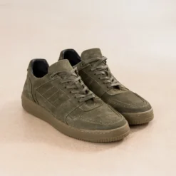 Tennis kaki cuir velours