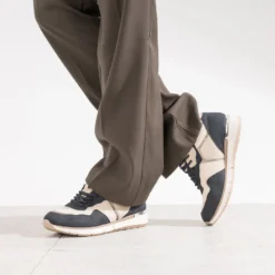 Tennis marine, beige et taupe