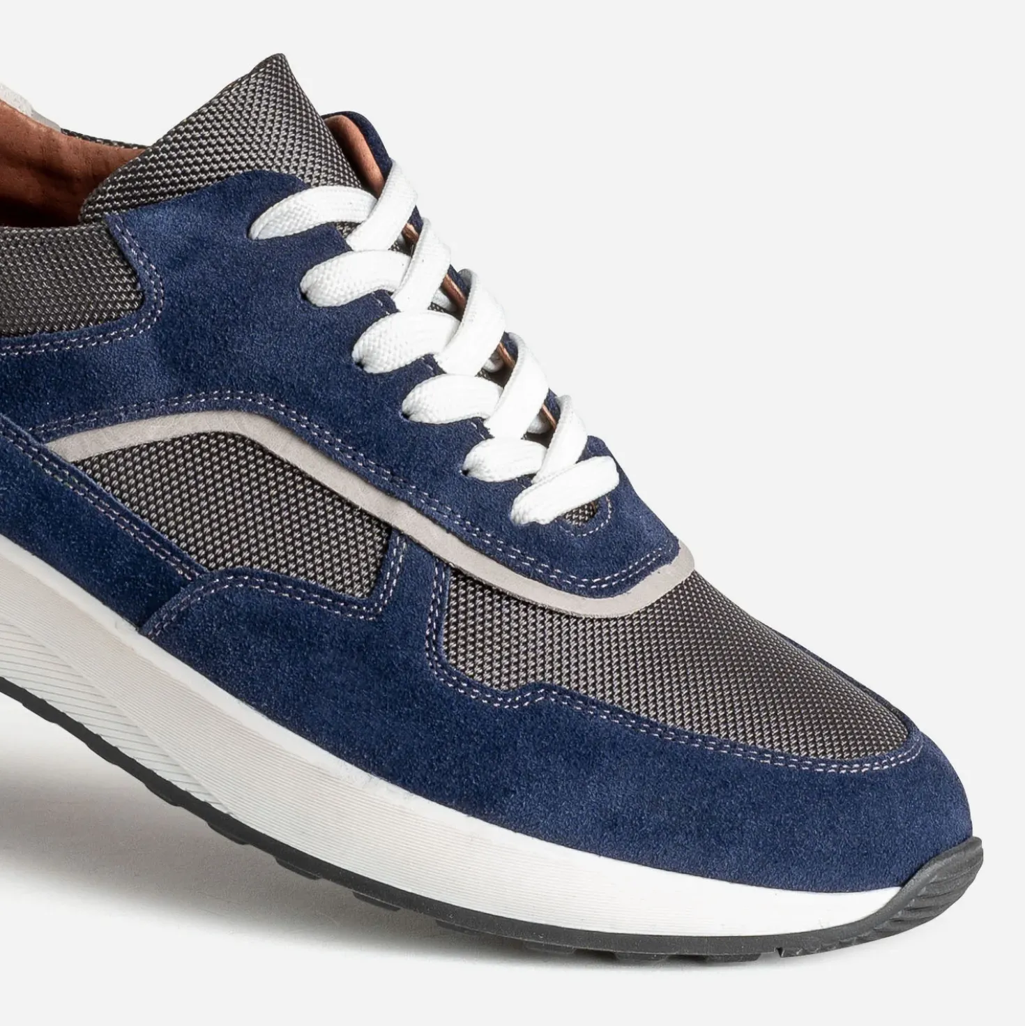 Tennis marine cuir bi-matière