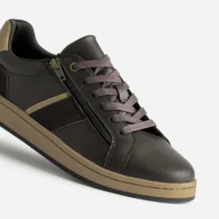 Tennis marron détails beiges