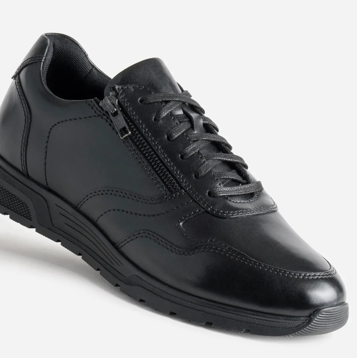 Tennis noire cuir avec zip côté