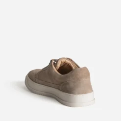 Tennis taupe suédée