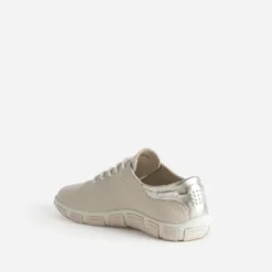 Tennis TBS beige en cuir à semelle bicolore