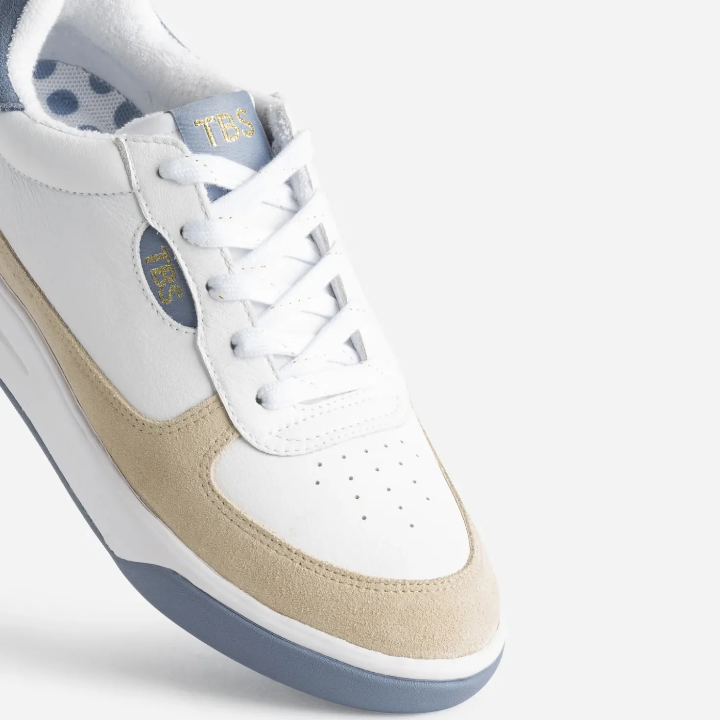 Tennis TBS blanche, beige et bleu ciel cuir